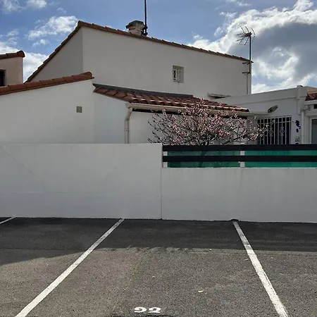 T2 Climatise Avec Parking Proche - Fr-1-81-631 דירה