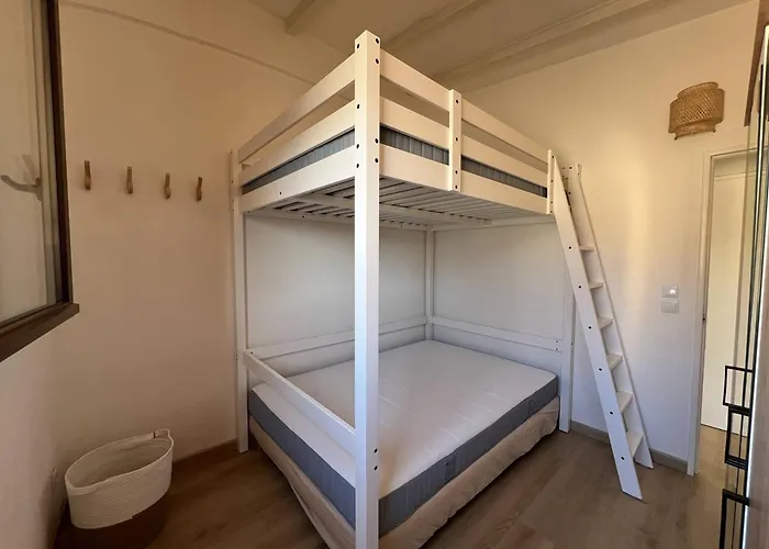 Apartamento T2 Climatise Avec Parking Proche - Fr-1-81-631 *
